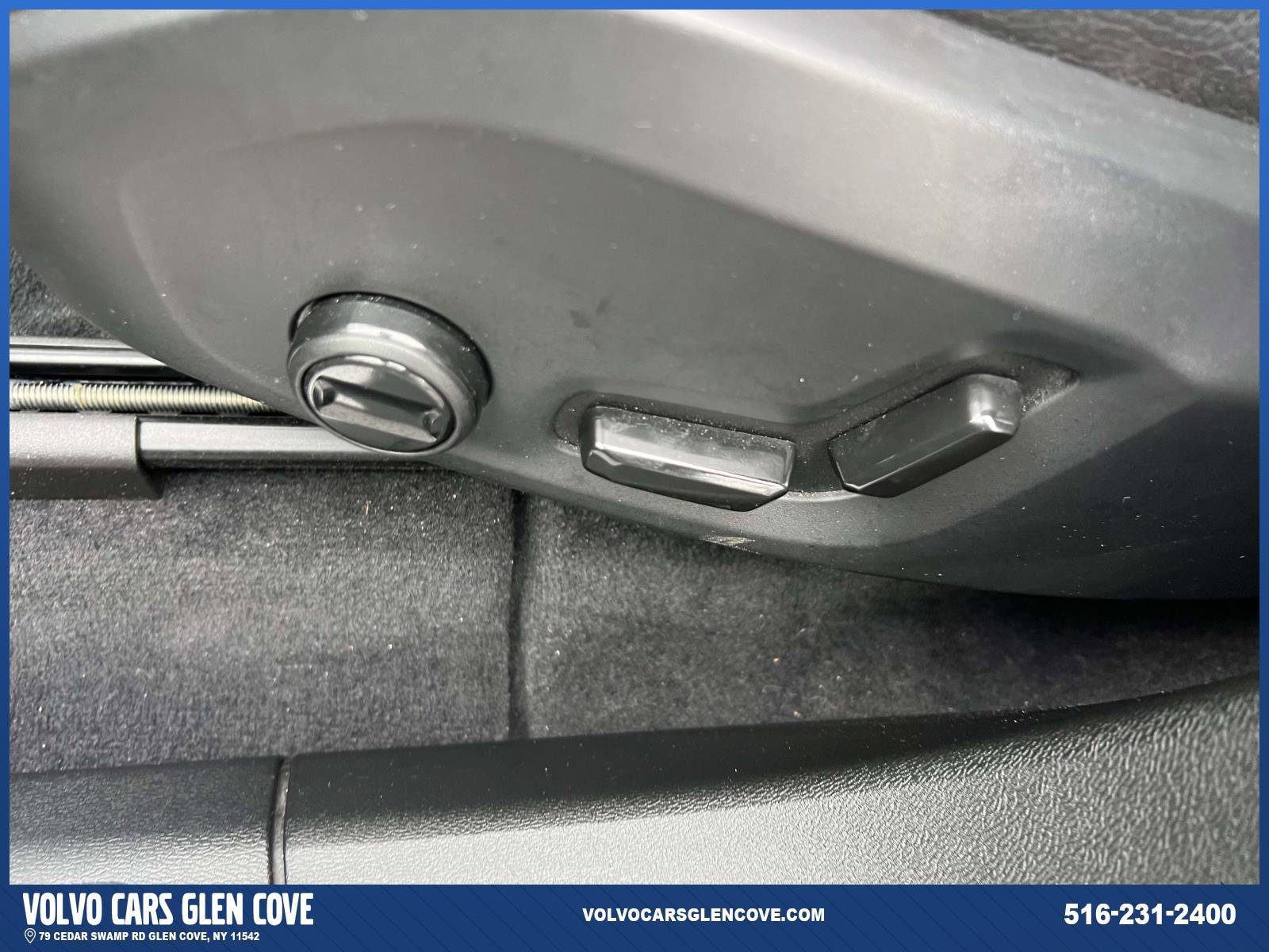 Used 2024 Volvo XC60 B5 Plus w/ Protection Package Premier image 17