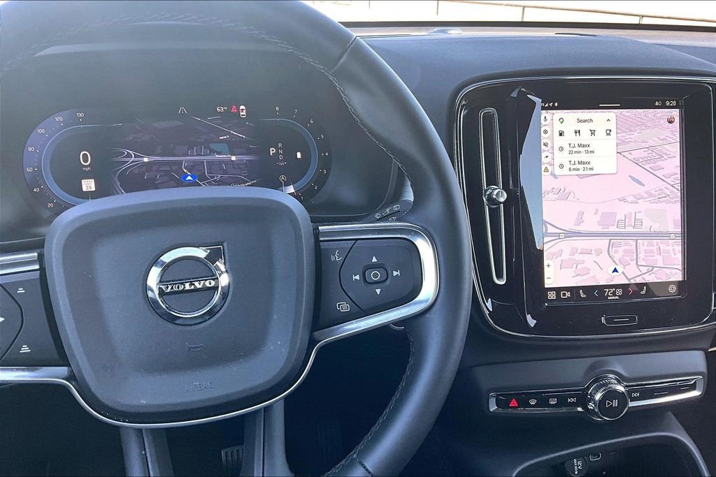 Used 2025 Volvo XC40 B5 Core AWD/4WD image 18