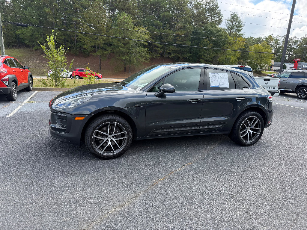 Used 2025 Porsche Macan Turbo AWD/4WD image 3