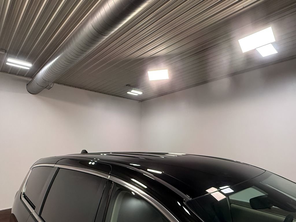 Used 2024 Chrysler Pacifica Touring-L FWD image 44