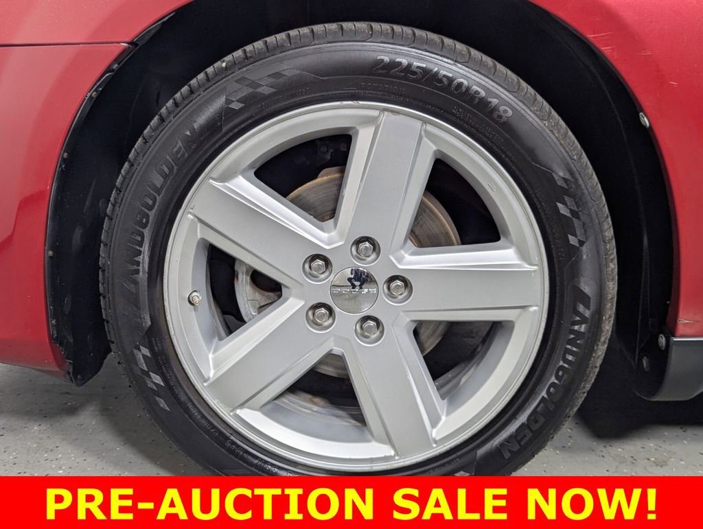 Used 2013 Dodge Avenger SE image 9