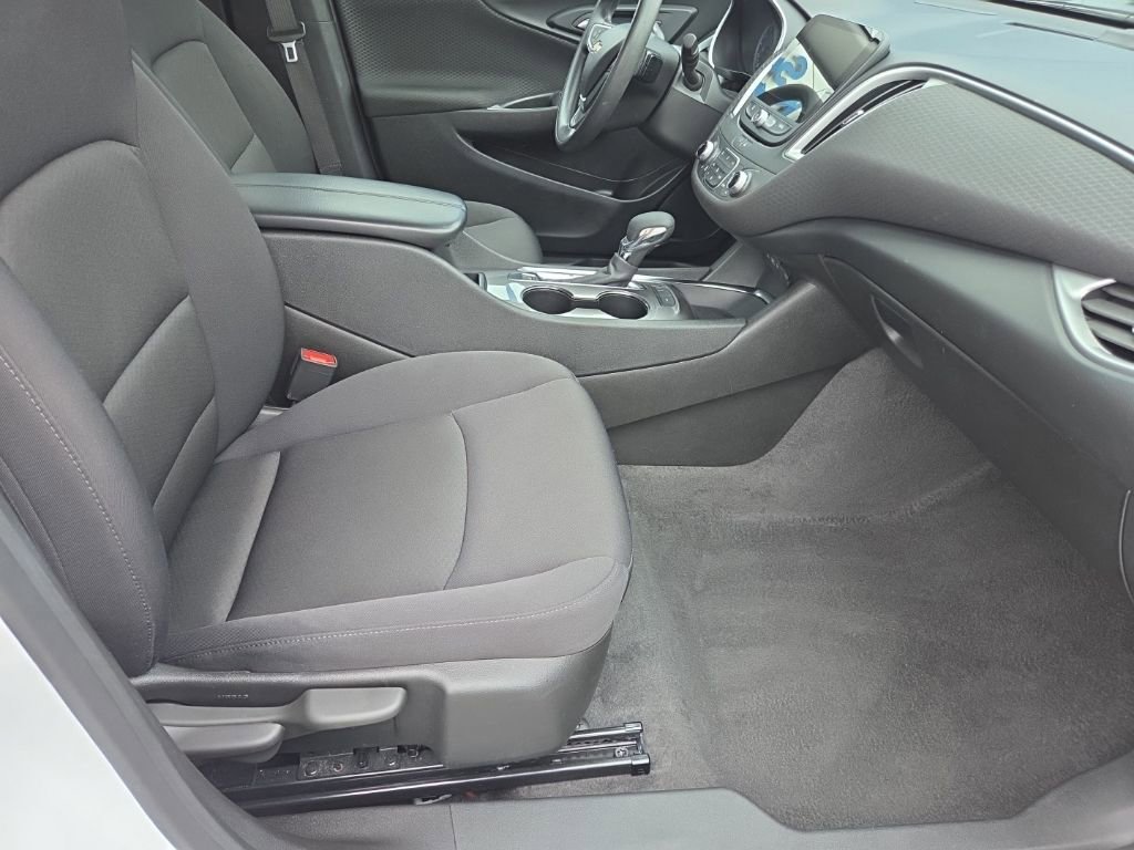 Used 2024 Chevrolet Malibu LT FWD image 11