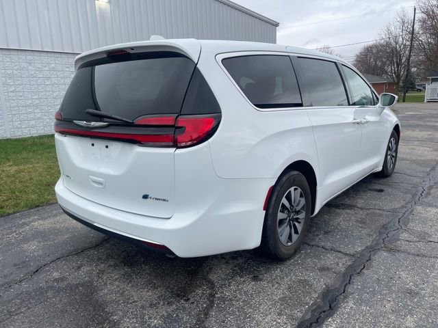 Used 2022 Chrysler Pacifica Touring-L image 14