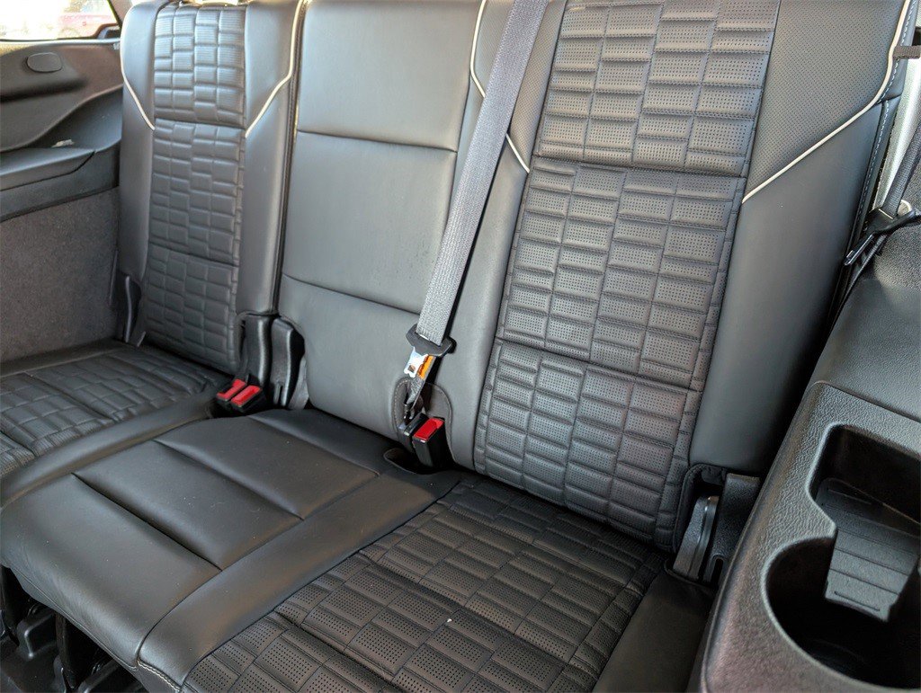 Certified 2022 Cadillac Escalade Sport Platinum w/ Heavy-Duty Trailer Package image 14