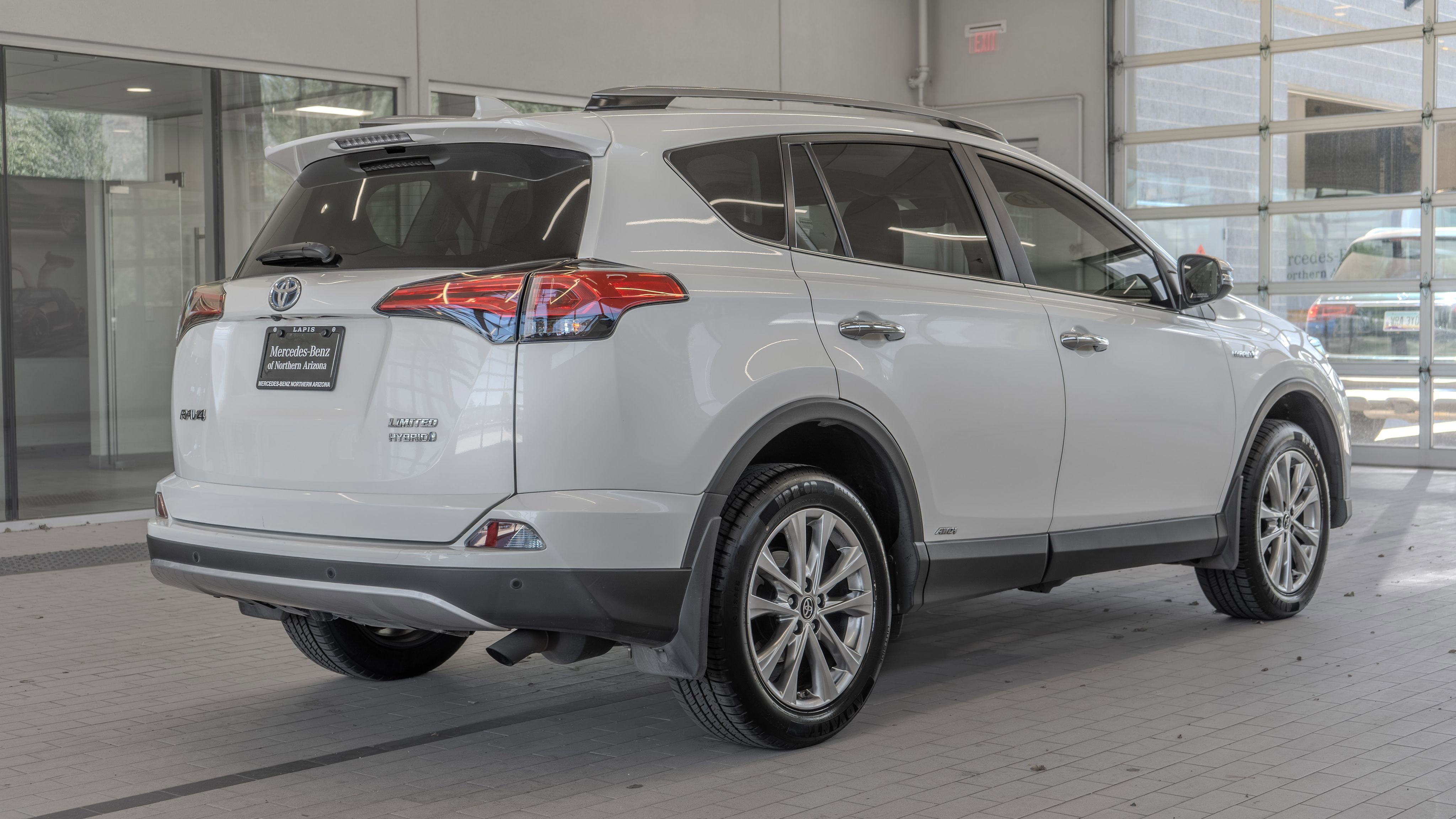 Used 2018 Toyota RAV4 Limited w/ Advanced Technology Package AWD/4WD image 29