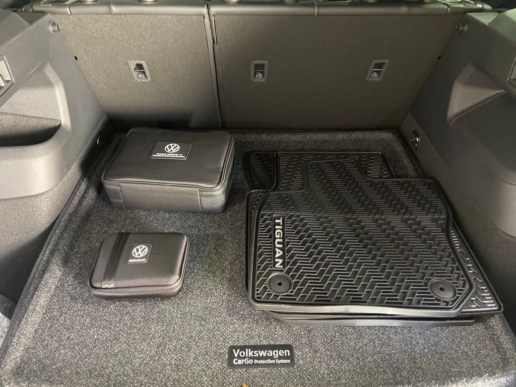 New 2026 Volkswagen Tiguan SE R-Line AWD/4WD image 6