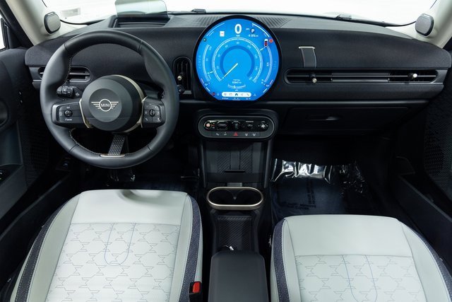 Used 2025 MINI Cooper S image 23