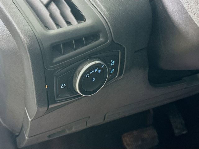 Used 2015 Ford Focus SE image 10