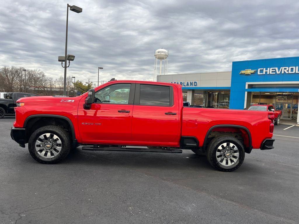 Used 2024 Chevrolet Silverado 2500 Custom w/ Custom Value Package AWD/4WD image 2