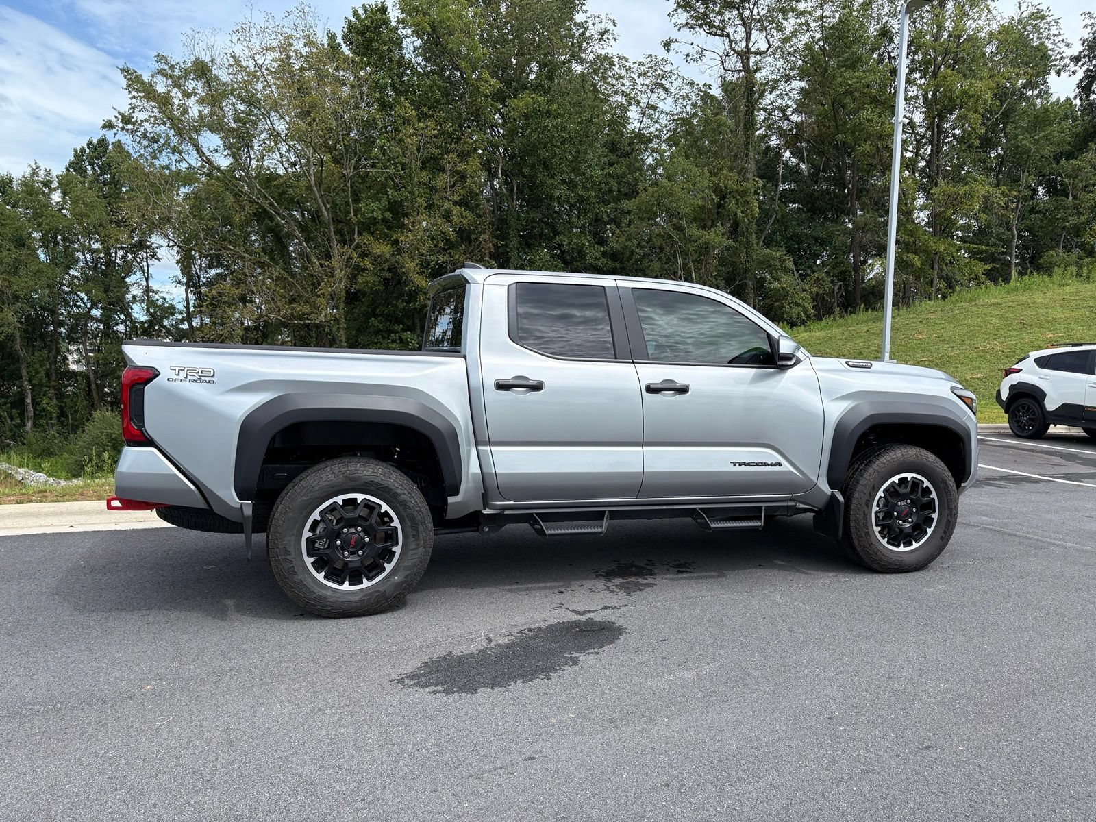 Used 2025 Toyota Tacoma TRD Off-Road AWD/4WD image 8