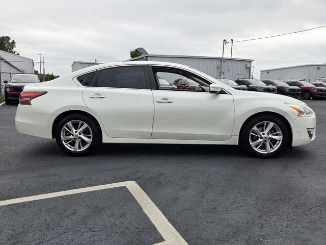 Used 2014 Nissan Altima 2.5 SL w/ Moonroof Package FWD image 6