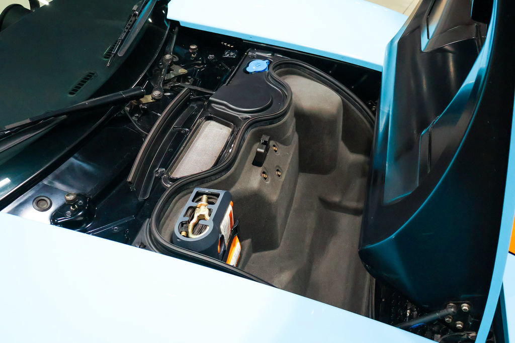 Used 2006 Ford GT RWD image 64
