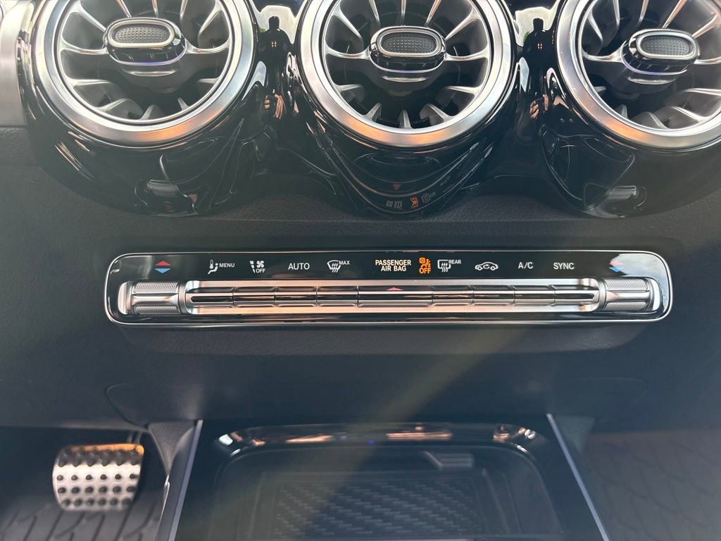 Certified 2025 Mercedes-Benz GLB 250 4MATIC image 18