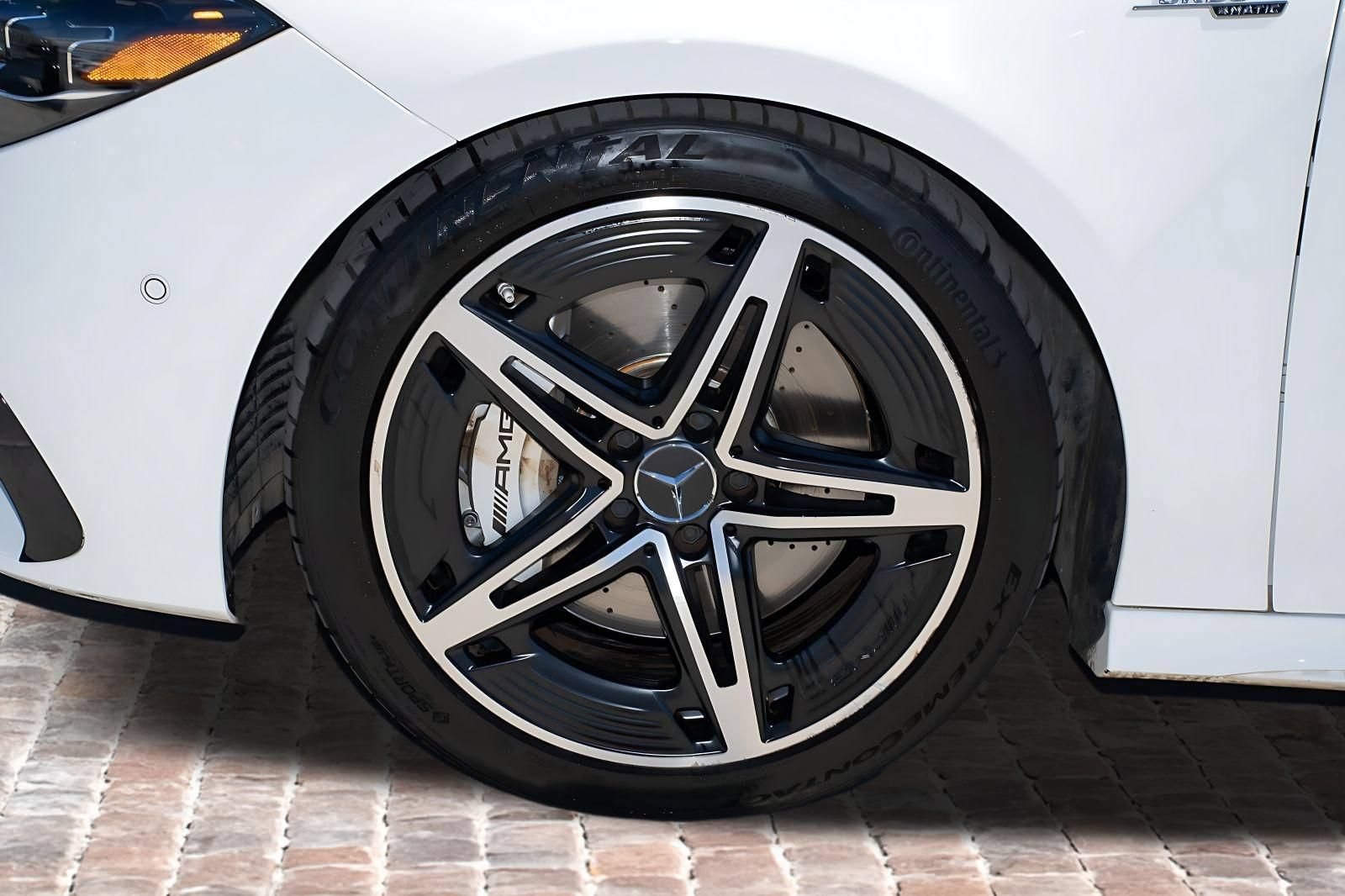 Used 2024 Mercedes-Benz CLA 35 AMG 4MATIC image 38