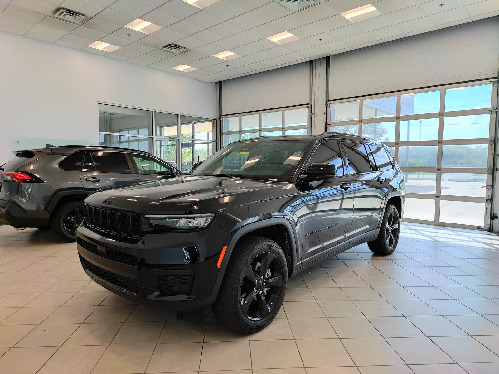 Used 2021 Jeep Grand Cherokee L Laredo AWD/4WD image 6