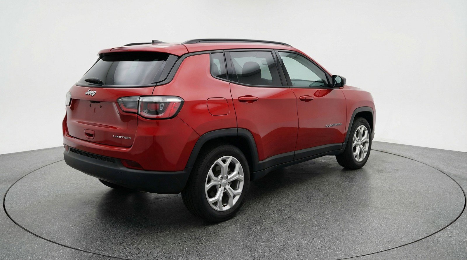 Used 2025 Jeep Compass Latitude image 9
