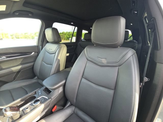Used 2024 Cadillac XT6 Premium Luxury w/ LPO, Floor Liner Package AWD/4WD image 25