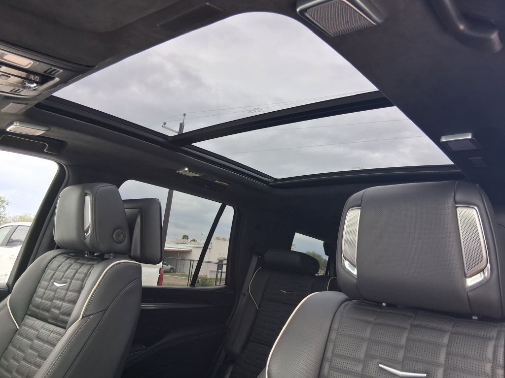 Used 2025 Cadillac Escalade Sport Platinum AWD/4WD image 22