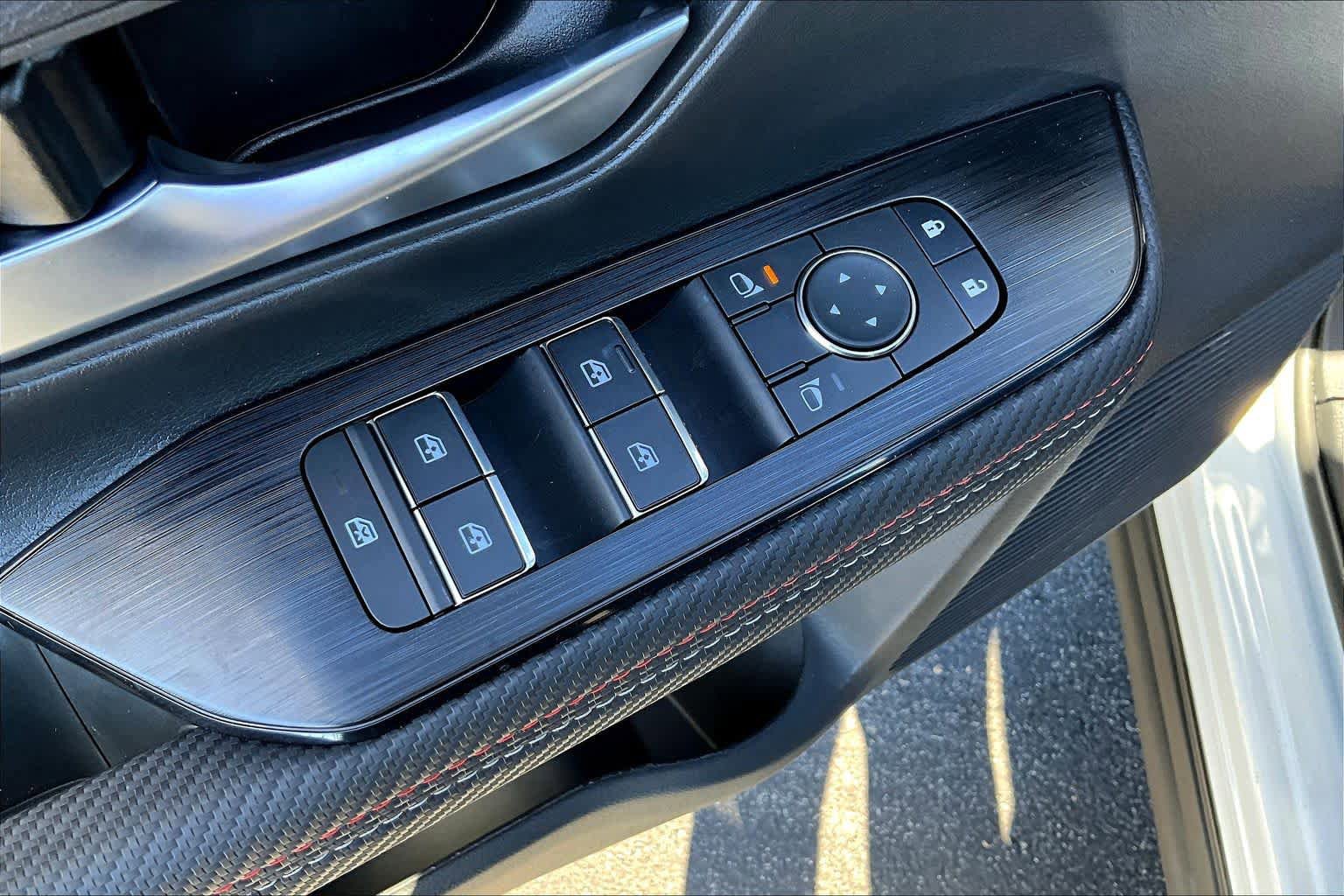 New 2026 Nissan Kicks SR image 19