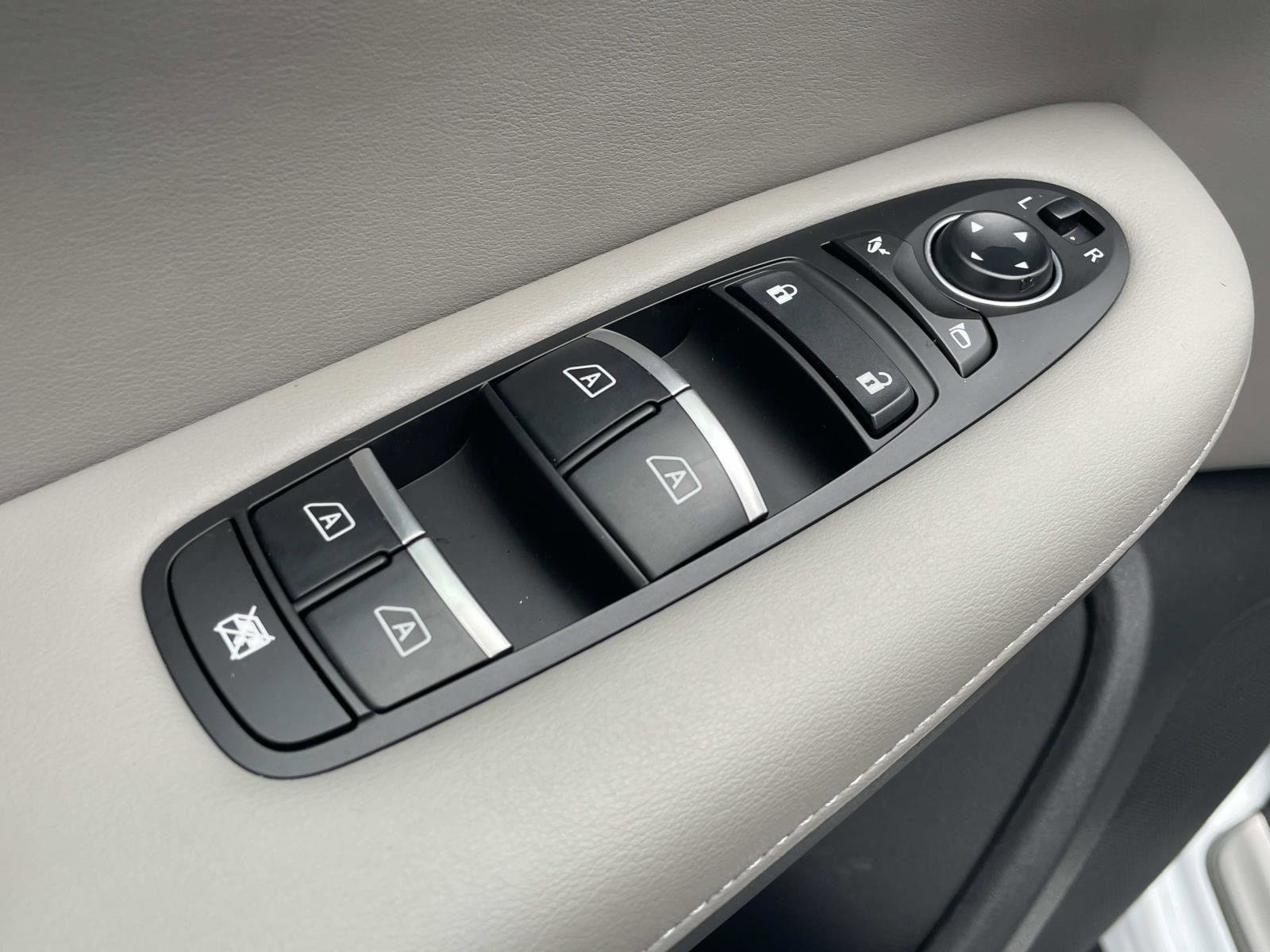 Certified 2025 INFINITI QX50 Luxe AWD/4WD image 13