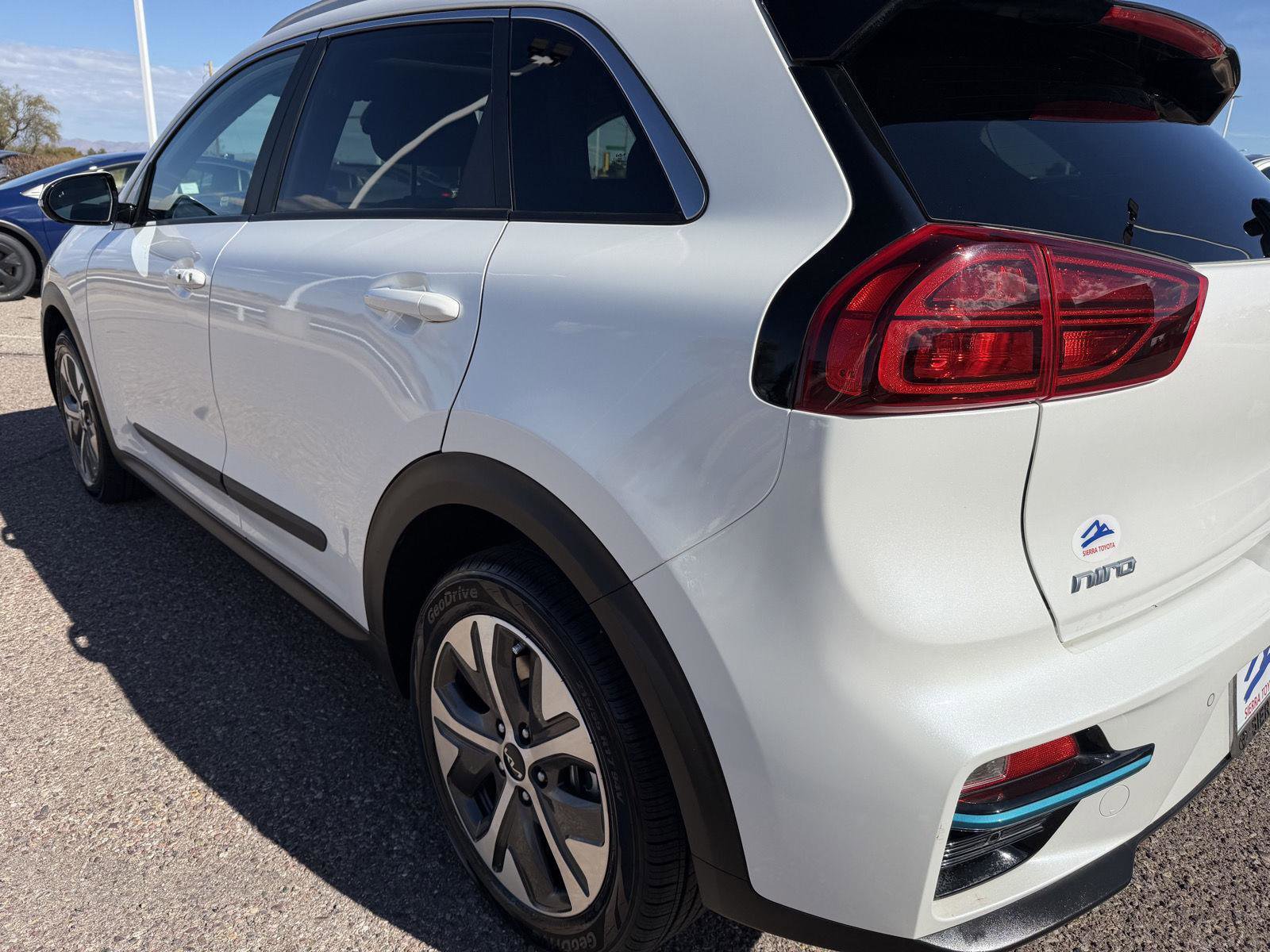 Used 2022 Kia Niro EX Premium w/ Cold Weather Package image 13