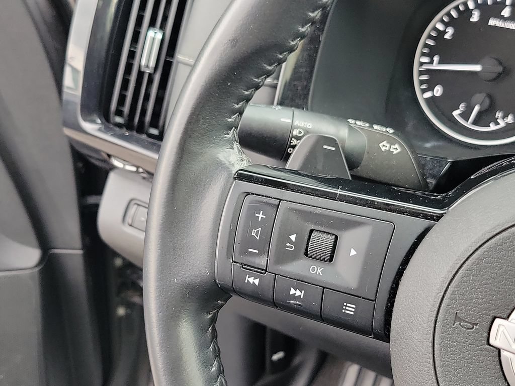 Used 2022 Nissan Pathfinder SV w/ SV Premium Package AWD/4WD image 24