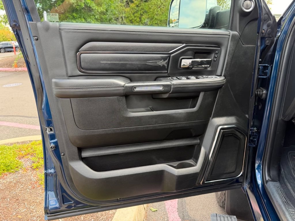 Used 2022 RAM 3500 Limited AWD/4WD image 11