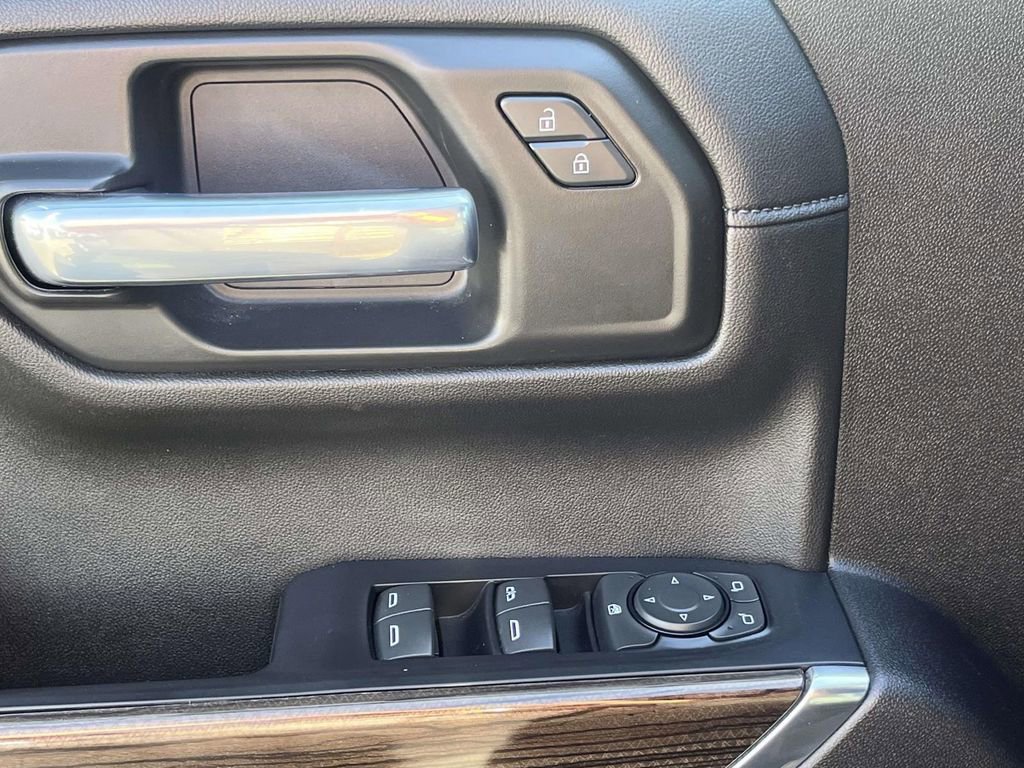 Used 2021 Chevrolet Silverado 1500 RST image 17