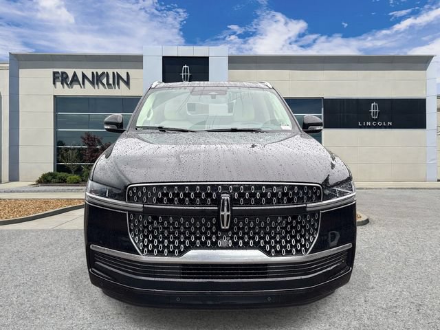 New 2027 Lincoln Navigator Premiere AWD/4WD image 2