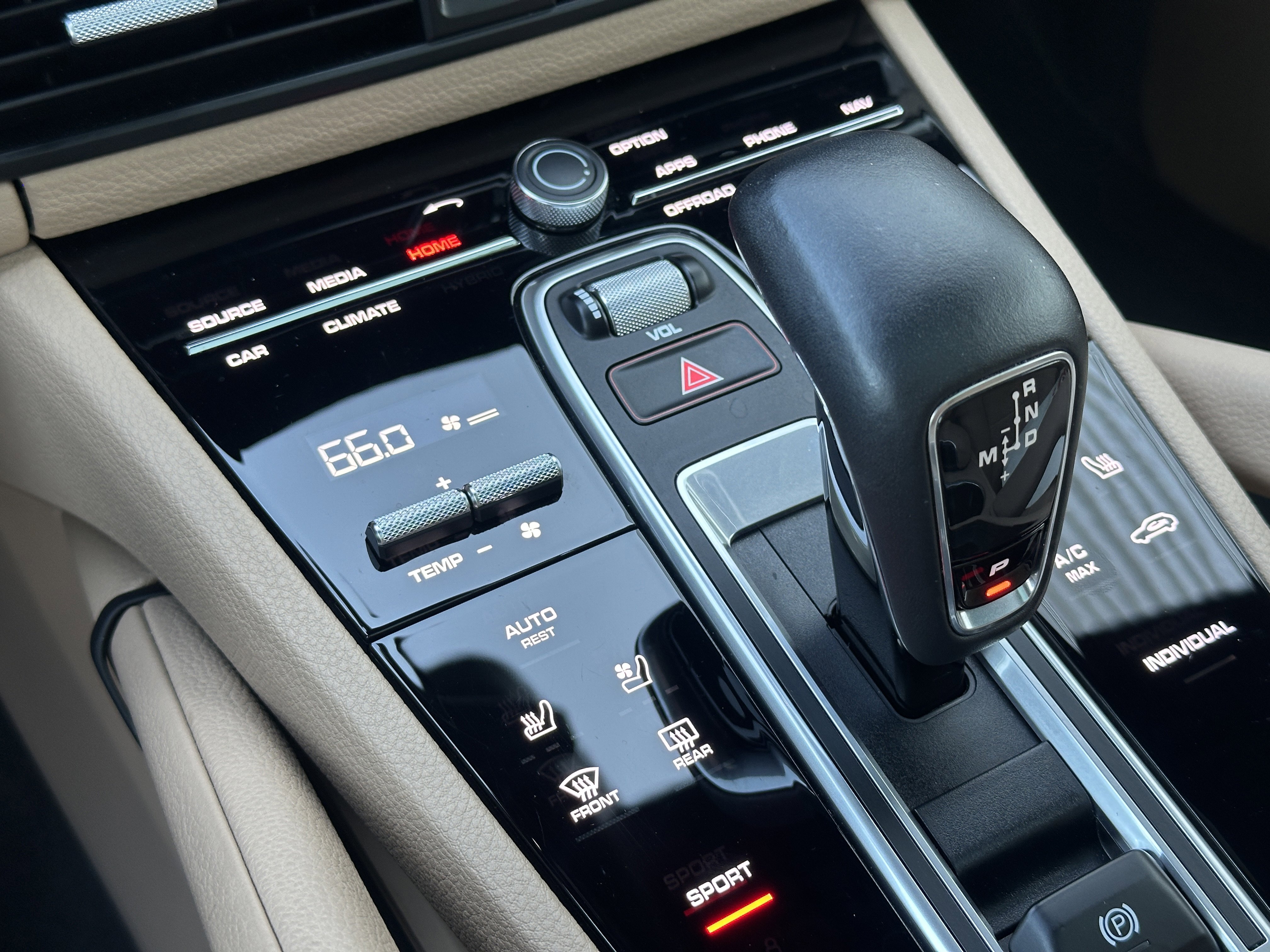 Certified 2023 Porsche Cayenne image 30