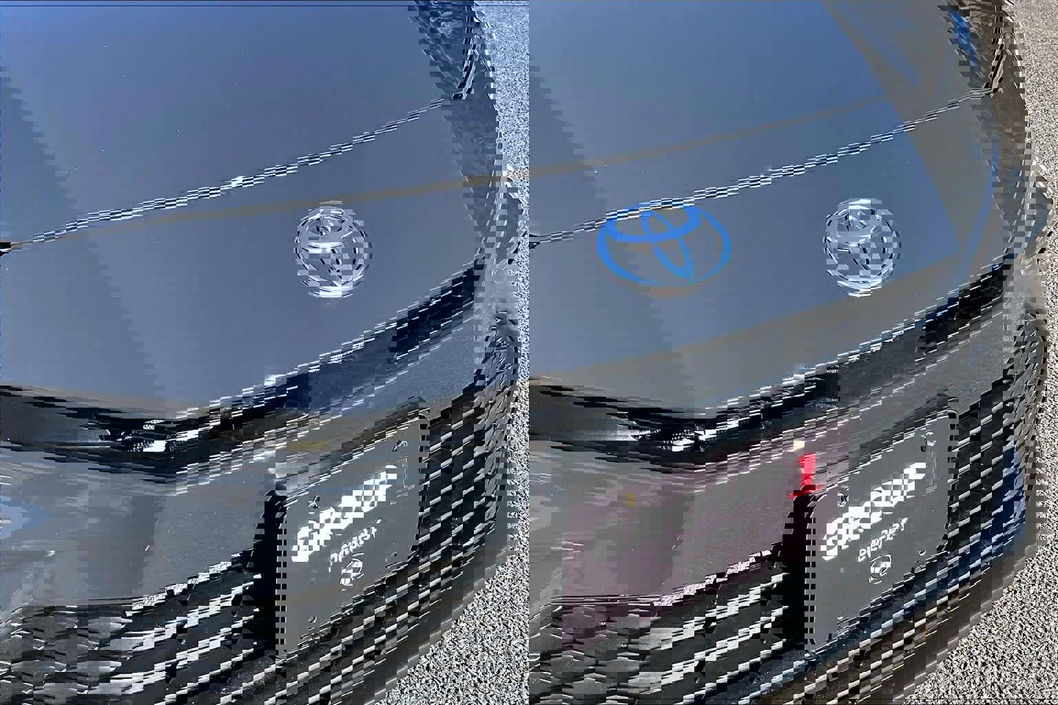 Used 2025 Toyota Camry LE image 32