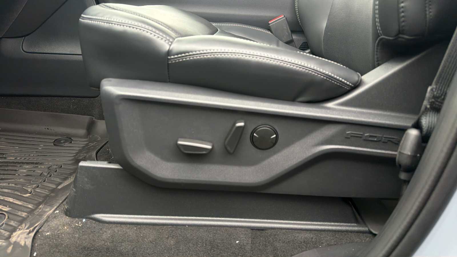 New 2026 Ford Expedition Max Platinum w/ Stealth Performance Package image 14