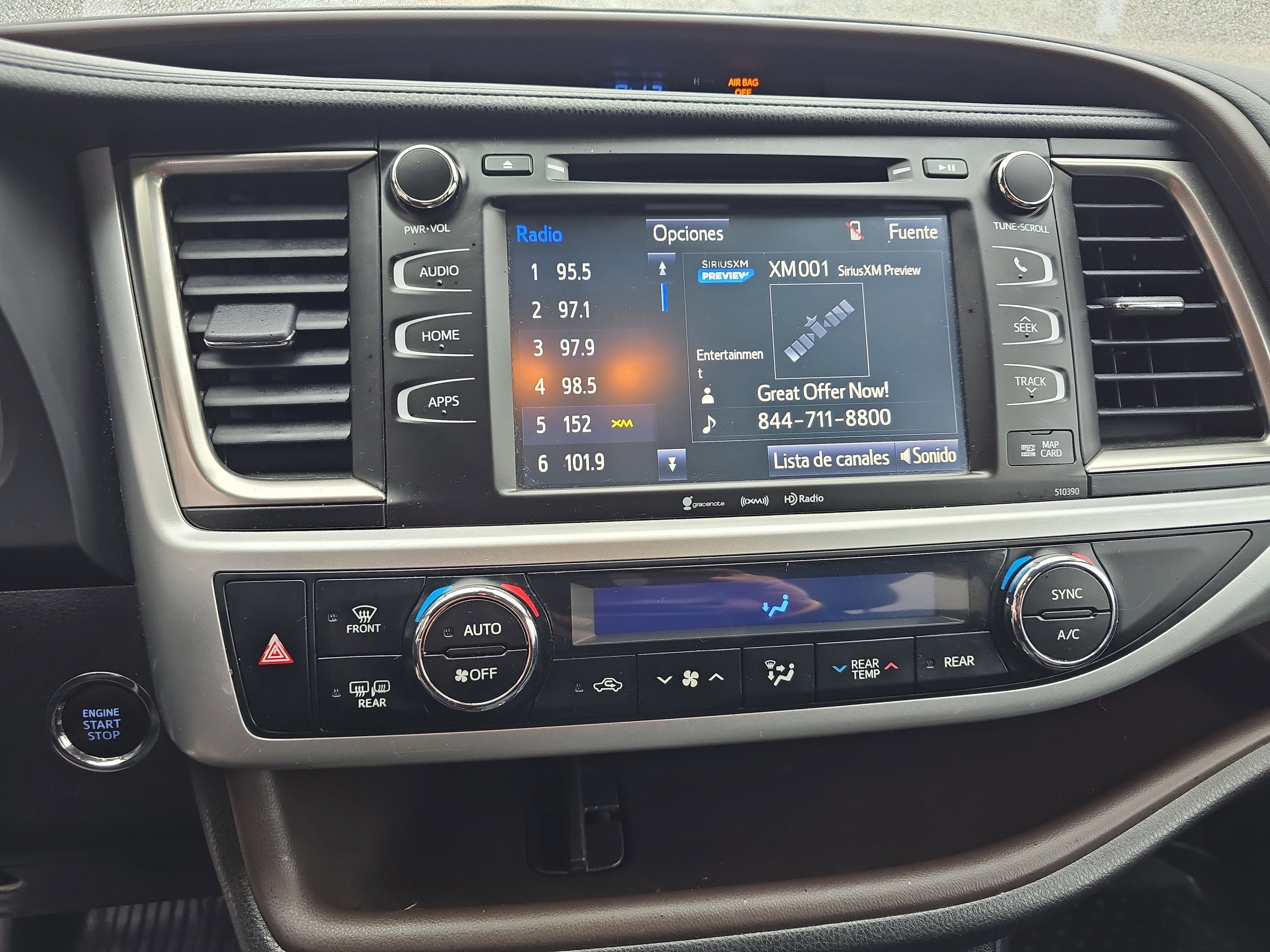 Used 2019 Toyota Highlander XLE image 28