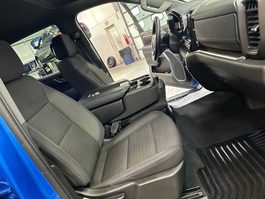 Used 2025 Chevrolet Silverado 1500 LT image 29
