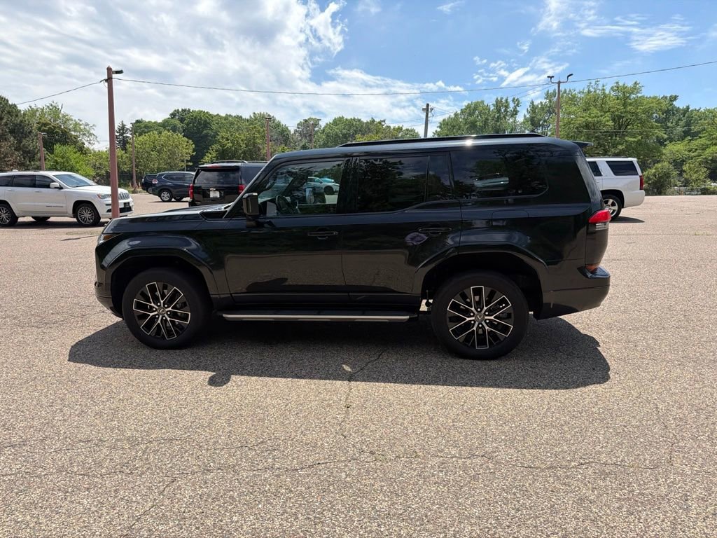 Used 2025 Lexus GX 550 w/ Accessory Package (2T) AWD/4WD image 9