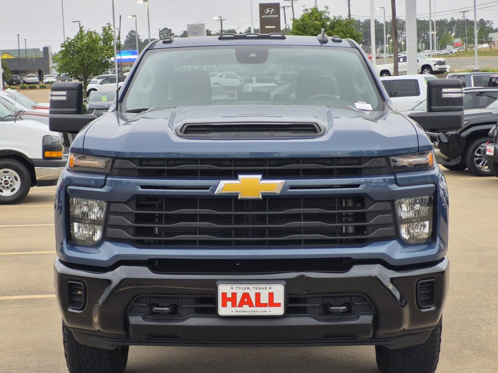 Used 2024 Chevrolet Silverado 2500 Custom w/ Custom Value Package AWD/4WD image 2