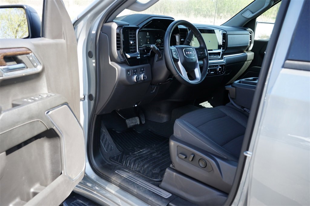 Used 2024 GMC Sierra 1500 Elevation image 13
