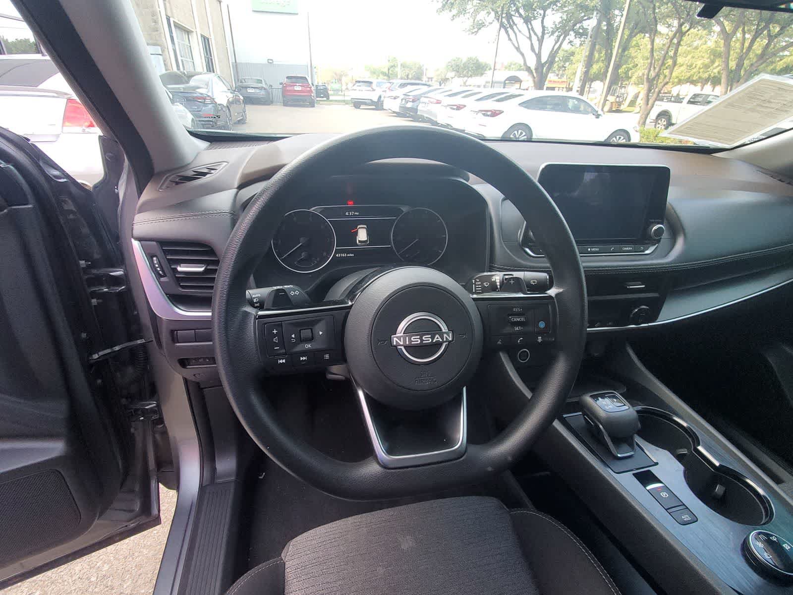 Used 2023 Nissan Rogue SV AWD/4WD image 14