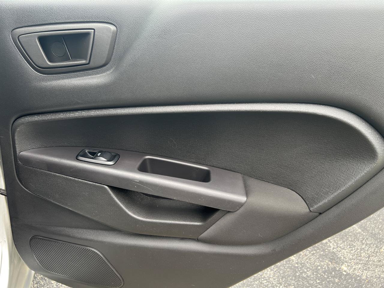 Used 2011 Ford Fiesta SE w/ 203A Rapid Spec Order Code FWD image 24