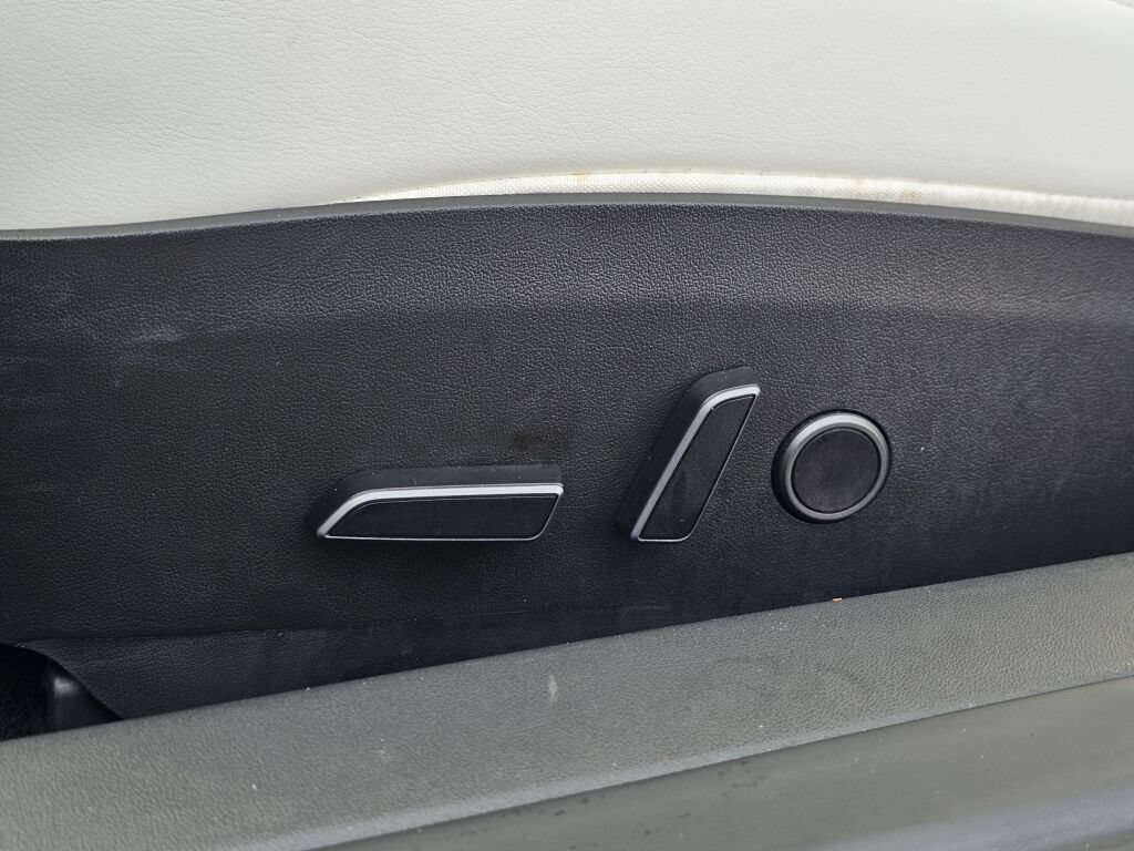 Used 2023 Tesla Model 3 Long Range AWD/4WD image 29