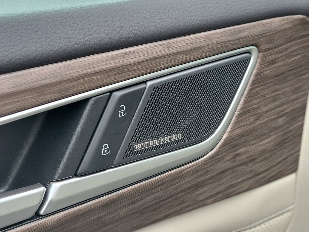 Certified 2025 Volkswagen Atlas SEL Premium R-Line image 21