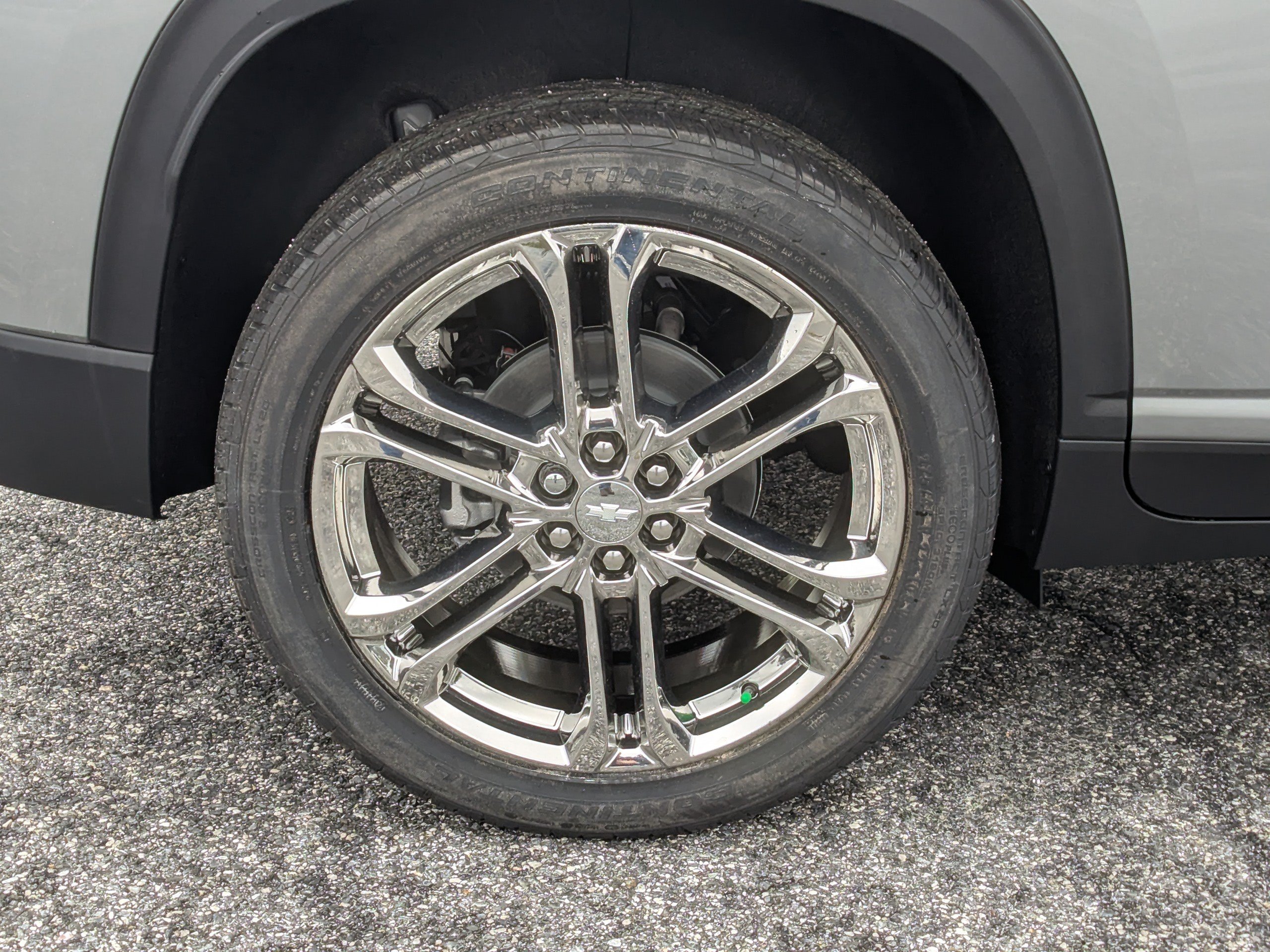 New 2027 Chevrolet Traverse LT FWD image 9