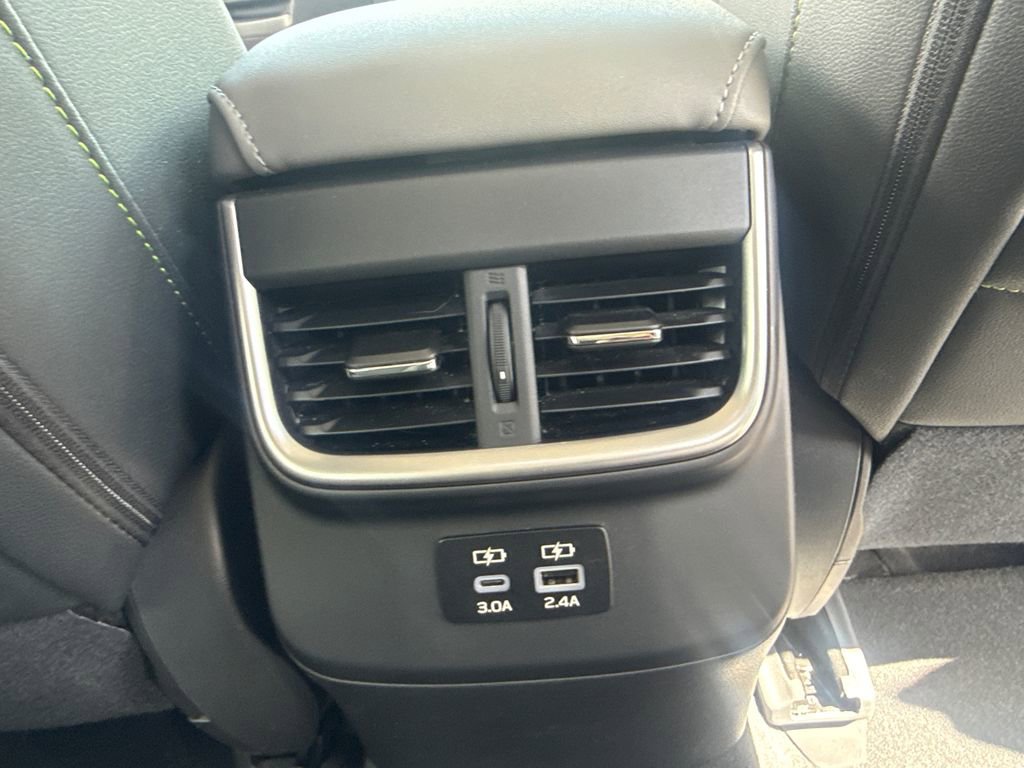 Used 2025 Subaru Outback Onyx Edition AWD/4WD image 13