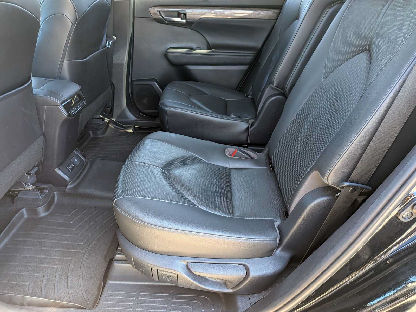 Used 2020 Toyota Highlander Limited AWD/4WD image 18