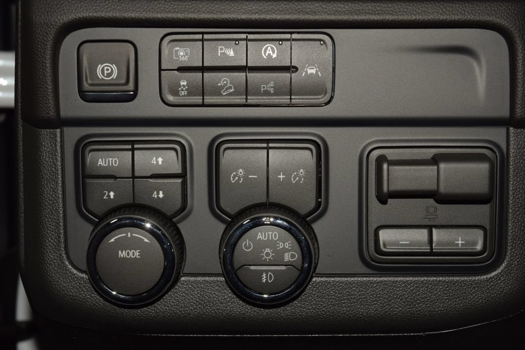 New 2026 Chevrolet Suburban Premier AWD/4WD image 37