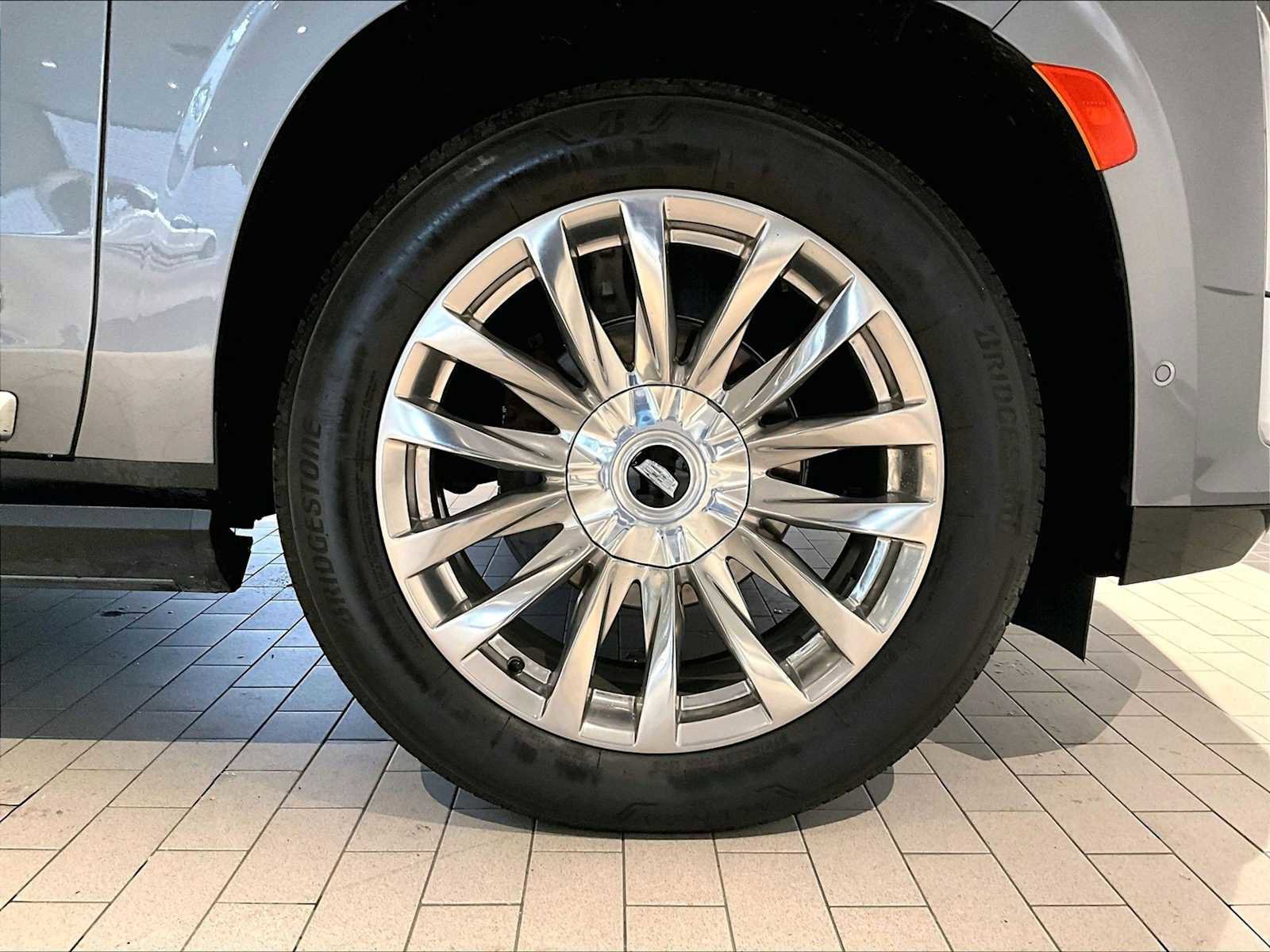 Used 2021 Cadillac Escalade ESV Premium Luxury w/ Driver Assist Tech Package image 14