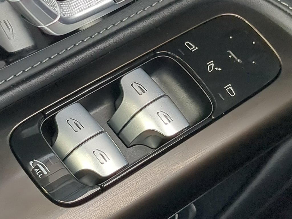 Certified 2022 Mercedes-Benz SL 63 AMG 4MATIC image 20