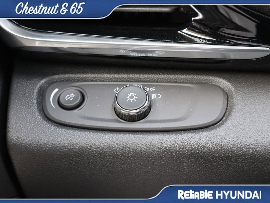 Used 2024 Buick Envista Sport Touring w/ Convenience I Package FWD image 33