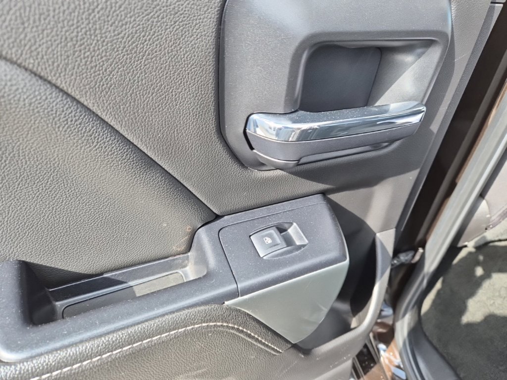 Used 2018 Chevrolet Silverado 1500 LT w/ All Star Edition AWD/4WD image 15