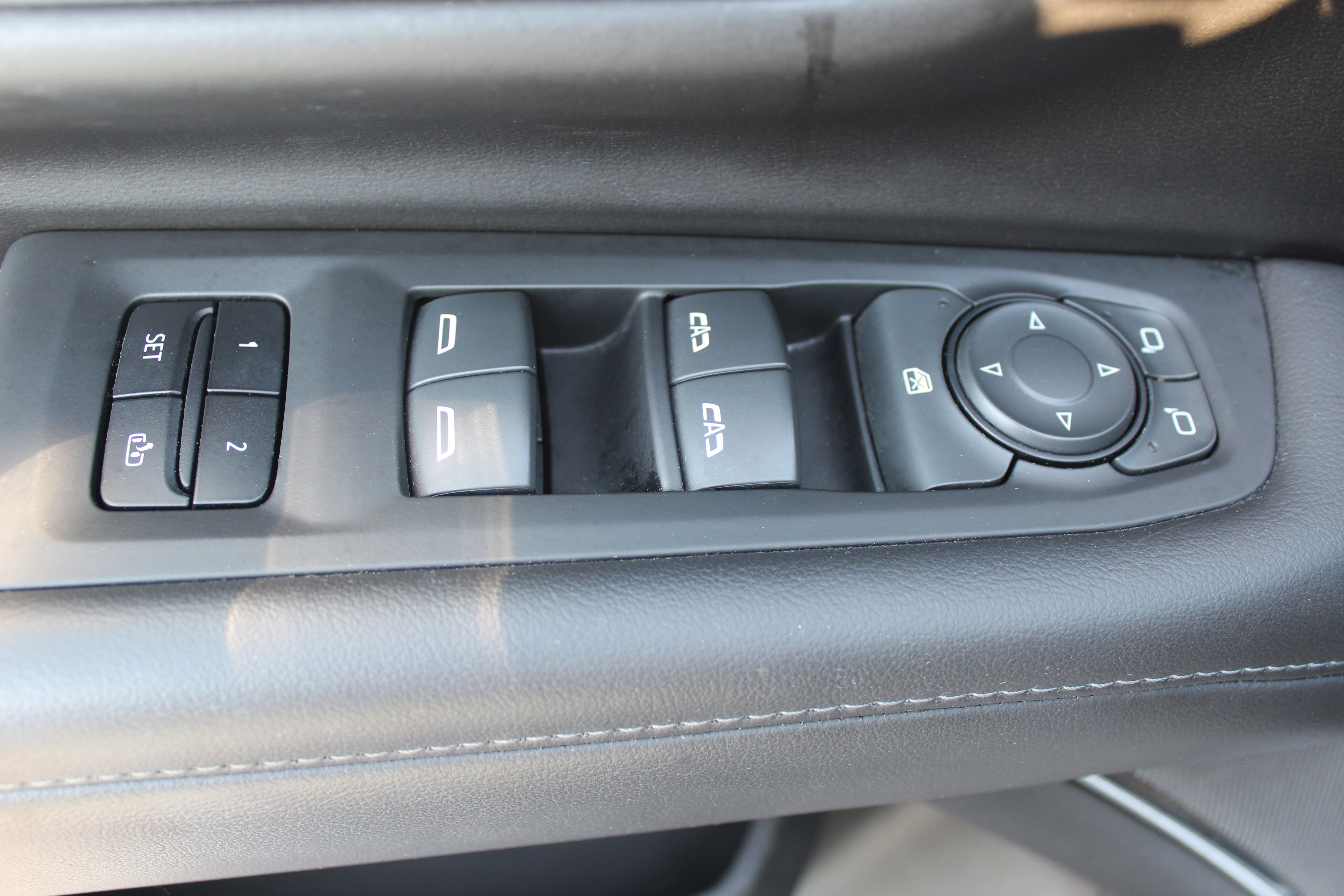 Used 2023 Chevrolet Suburban LT image 24